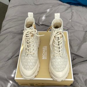 Michael Kors Payton bootie with original box